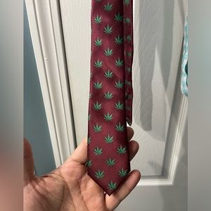 Pot leaf necktie (burgundy color)